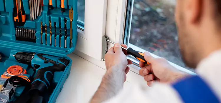 Sliding Glass Door Track Repair in Plateau-Mont-Royal, QC